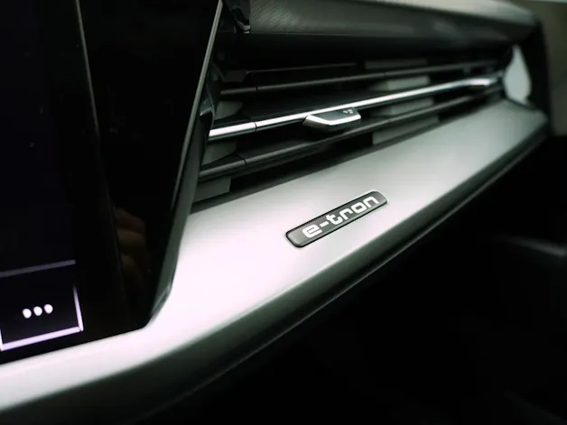 Audi Q4 e-tron Sportback 55 S line quattro