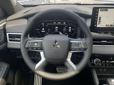 MITSUBISHI OUTLANDER 11