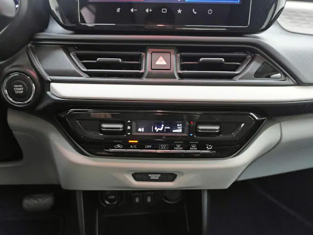 Suzuki Swift 1.2 Sakura Hybrid