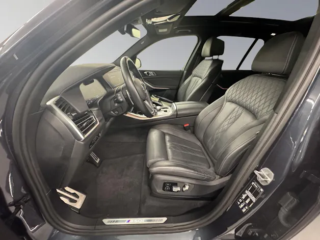 BMW X5 M50i xDrive