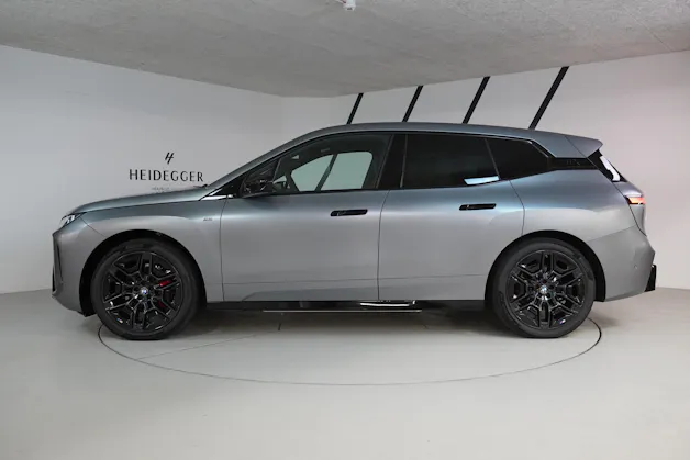 BMW iX M70 xDrive