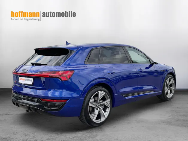 Audi Q8 55 e-tron S line quattro