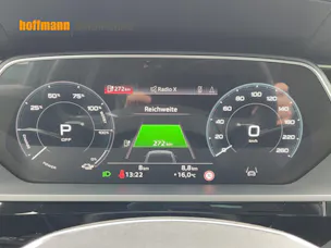 Audi Q8 55 e-tron S line quattro
