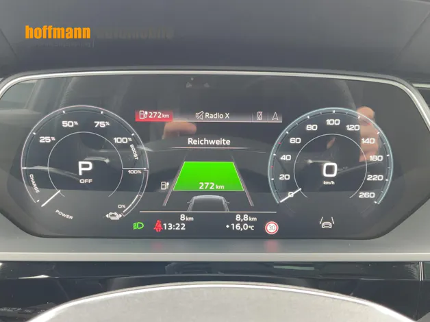 Audi Q8 55 e-tron S line quattro
