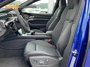 Audi Q8 55 e-tron S line quattro