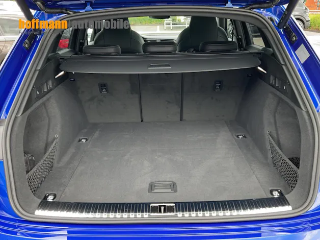 Audi Q8 55 e-tron S line quattro