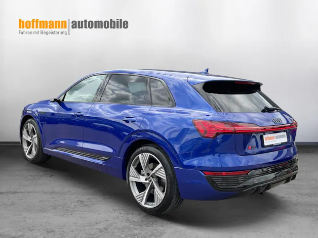 Audi Q8 55 e-tron S line quattro