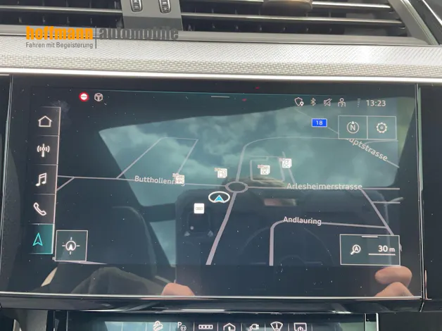 Audi Q8 55 e-tron S line quattro
