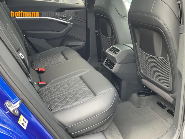 Audi Q8 55 e-tron S line quattro