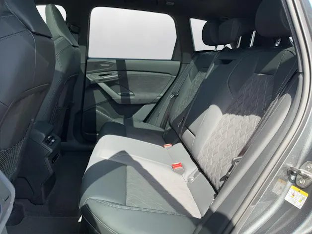 AUDI SQ6 e-tron quattro