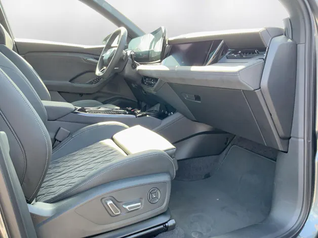 AUDI SQ6 e-tron quattro