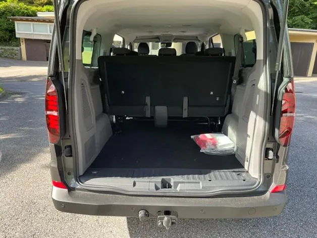 VW Caravelle 2.0 TDI LWB Aut 8