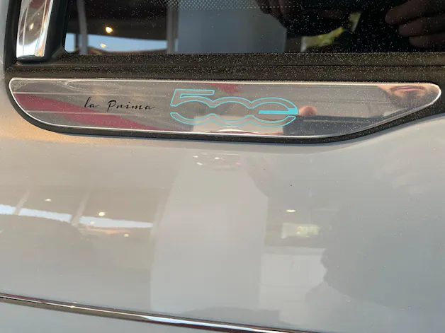 Fiat 500 electric Cabrio La Prima Cel