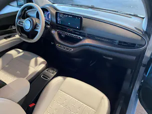 Fiat 500 electric Cabrio La Prima Cel