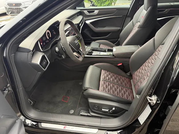 Audi RS6 AVANT 4.0 TFSI QUATTRO PERFORMANCE *** VOLLAUSSTATTUNG & KERAMIK ***