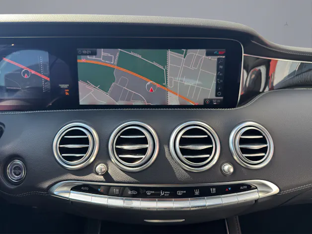 Mercedes-Benz S 560 V8 AMG Line 4MATIC Coupé