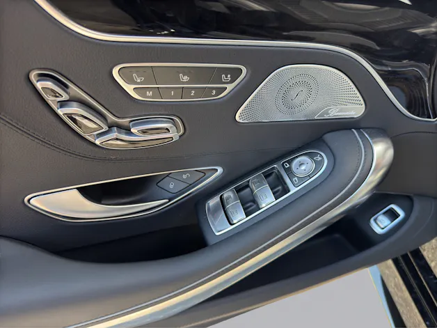 Mercedes-Benz S 560 V8 AMG Line 4MATIC Coupé