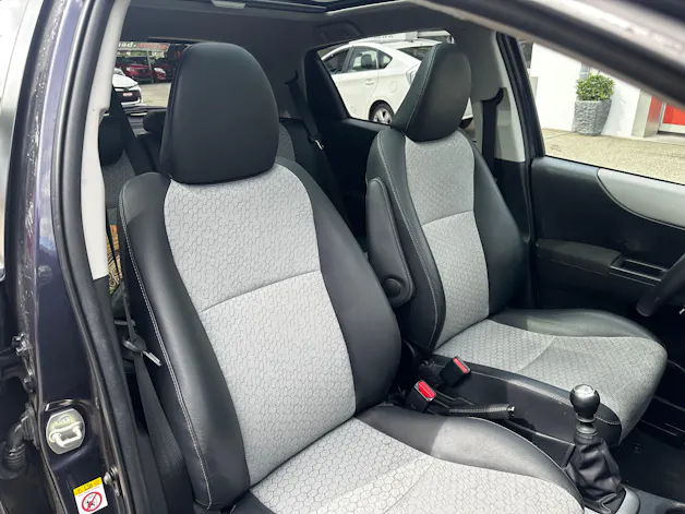 Toyota Yaris 1.33 VVT-i Sol Premium