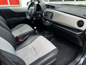 Toyota Yaris 1.33 VVT-i Sol Premium