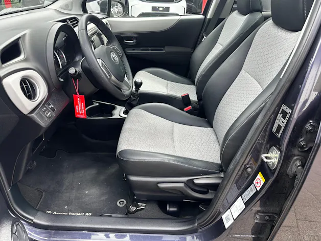 Toyota Yaris 1.33 VVT-i Sol Premium