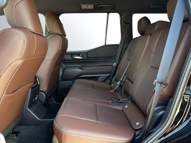 Toyota Land Cruiser 2.8 D 48V Style