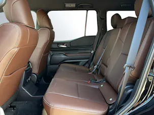 Toyota Land Cruiser 2.8 D 48V Style