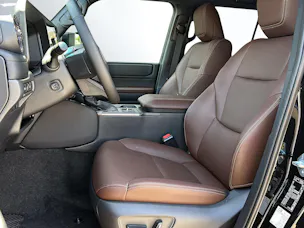 Toyota Land Cruiser 2.8 D 48V Style