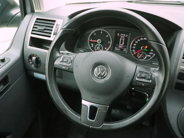 VW T5 California 3000 2.0 TDI DSG Beach