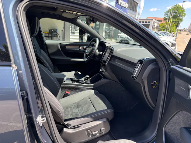 Volvo EX40 Twin Black Edition AWD