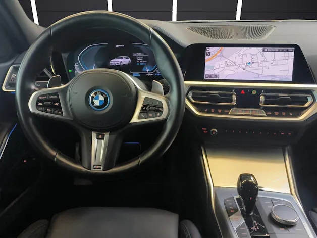 BMW 330e xDrive SAG Touring