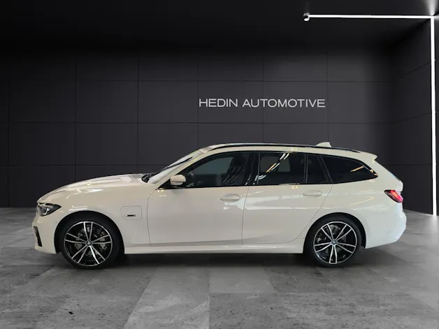 BMW 330e xDrive SAG Touring