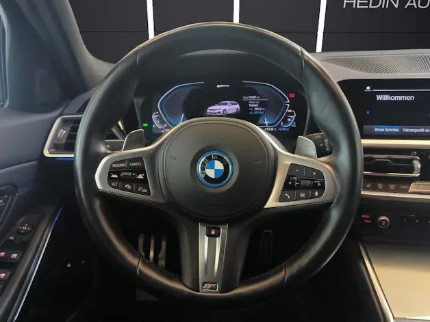 BMW 330e xDrive SAG Touring