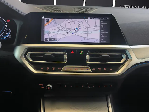 BMW 330e xDrive SAG Touring