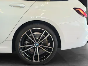 BMW 330e xDrive SAG Touring