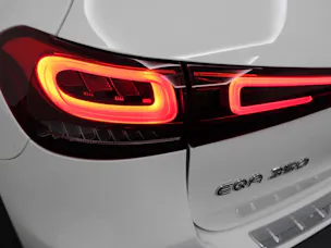 MERCEDES-BENZ EQA 350 Swiss Star AMG Line 4matic
