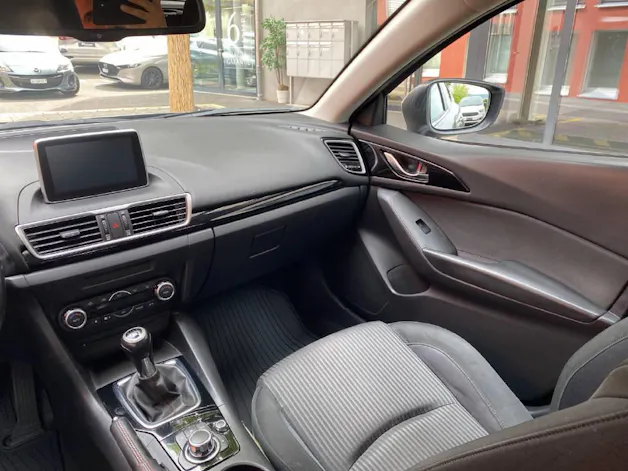 MAZDA 3 SG100 MT Ambition Navi