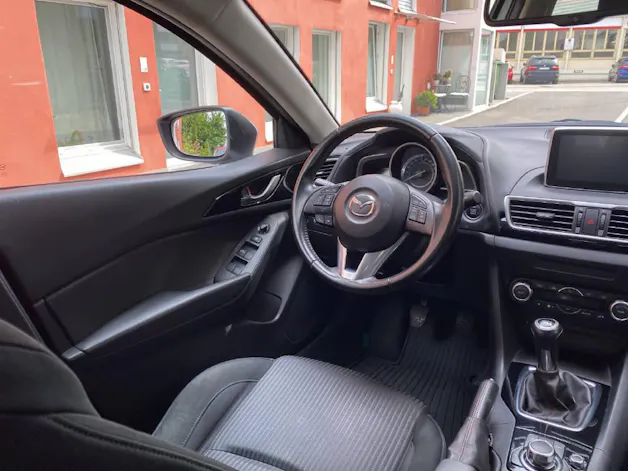 MAZDA 3 SG100 MT Ambition Navi