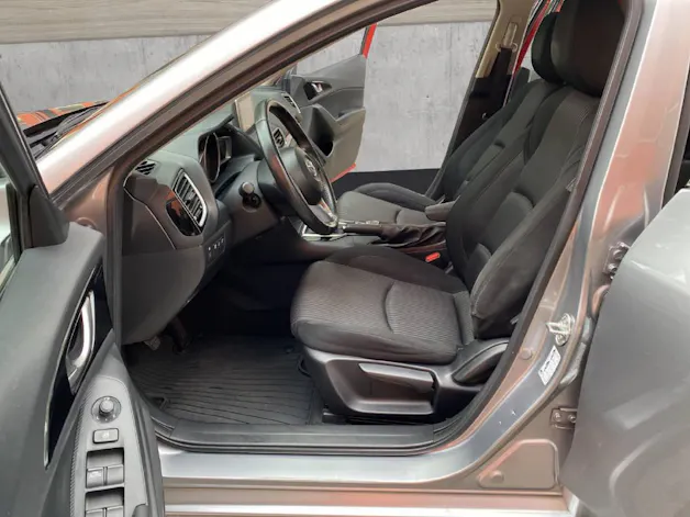 MAZDA 3 SG100 MT Ambition Navi