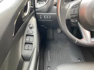 MAZDA 3 SG100 MT Ambition Navi