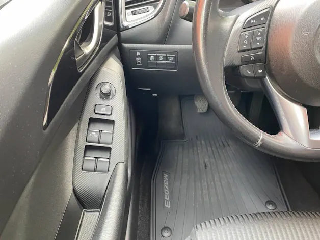 MAZDA 3 SG100 MT Ambition Navi