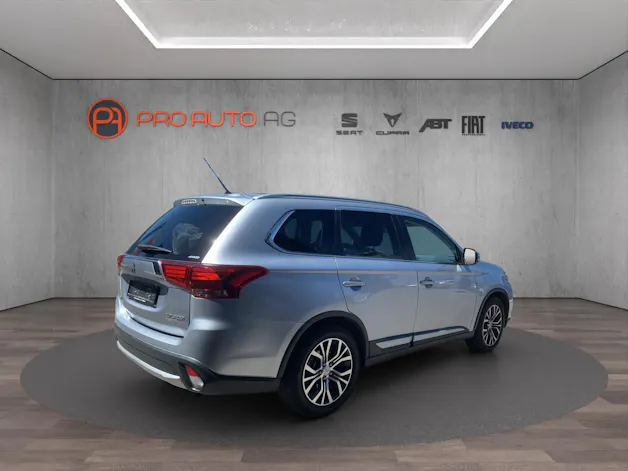 Mitsubishi Outlander 2.2 DID Style 4WD Automatic