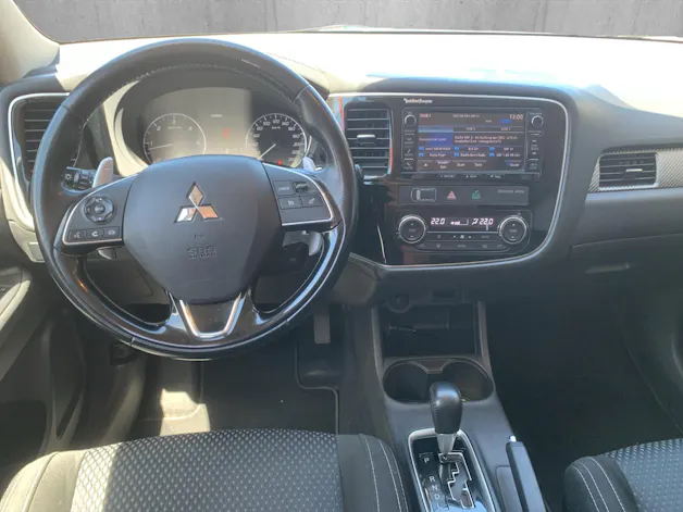 Mitsubishi Outlander 2.2 DID Style 4WD Automatic
