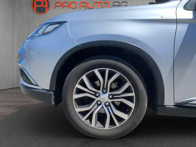 Mitsubishi Outlander 2.2 DID Style 4WD Automatic