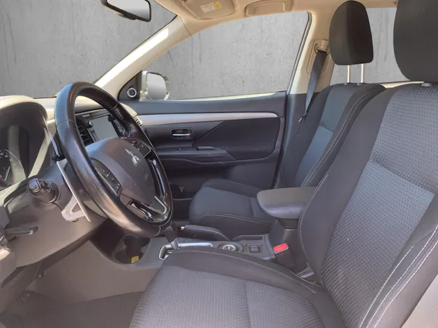 Mitsubishi Outlander 2.2 DID Style 4WD Automatic