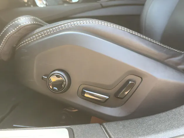 Volvo V60 T6 eAWD Plug in Hybrid Ultimate Dark Geartronic