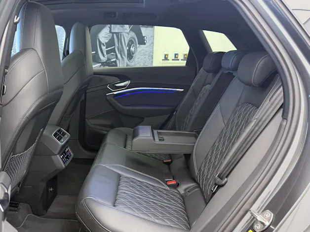 Audi e-tron S quattro