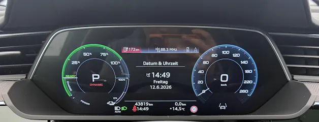 Audi e-tron S quattro