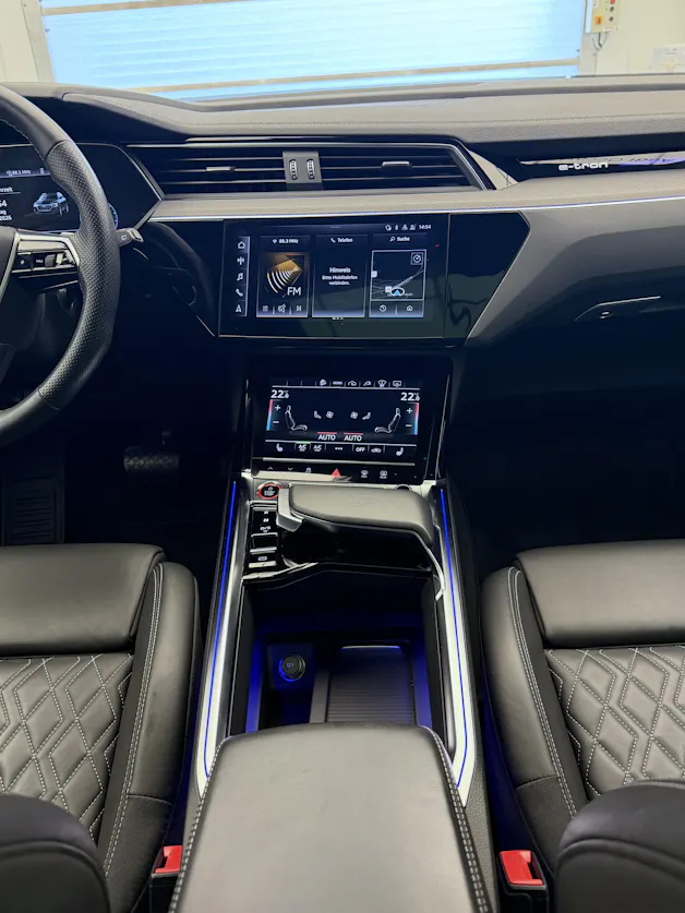 Audi e-tron S quattro