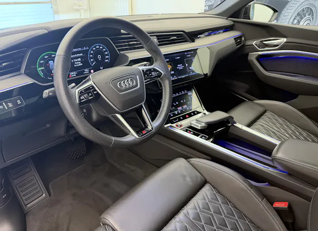 Audi e-tron S quattro