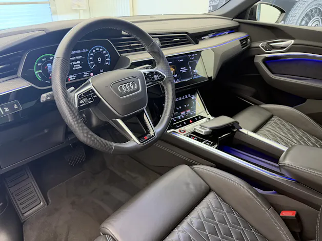 Audi e-tron S quattro